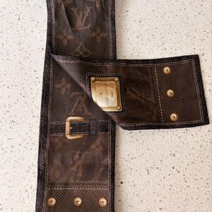 Louis Vuitton Brown Monogram scarf